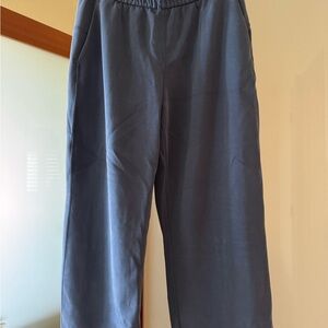 Lululemon Softstreme Blue cropped pants size 8